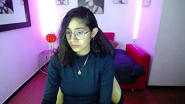 Lili Gomez  online show from January 2025 12:19:02 PM