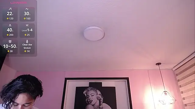 Lili Gomez  online show from September 2025 12:42:01 PM