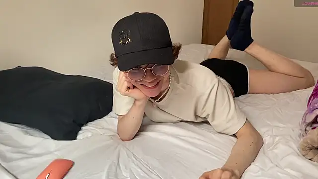 Snapshot of mapleg chatting on March 2025 06:55:01 PM mapleg online show from March 2025 06:55:01 PM