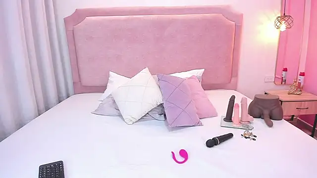 sophiawhite   online show from March 2025 01:18:01 PM