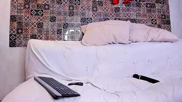 Pamela Johnsonn online show from February 2025 10:40:01 PM