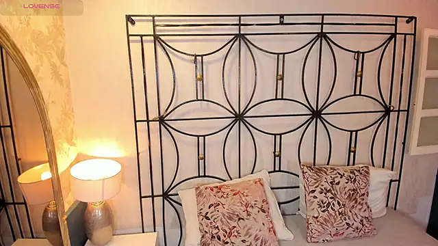 Pamela Johnsonn online show from September 2025 07:39:01 PM