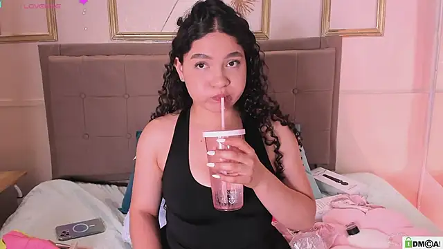 amandalee01 online show from May 2026 09:23:01 PM