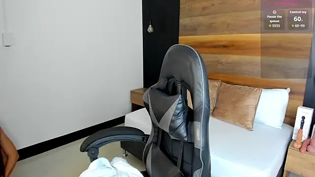 stephanya  online show from October 2025 07:25:02 PM