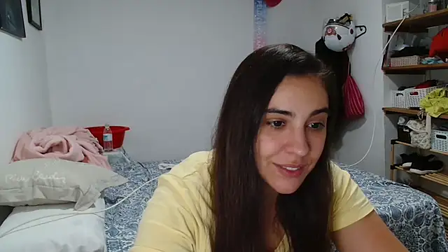 Snapshot of Ursumi1 chatting on May 2026 08:27:02 PM Ursumi1 online show from May 2026 08:27:02 PM