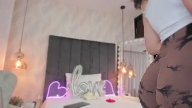 SHARONN     online show from February 2025 03:33:01 AM