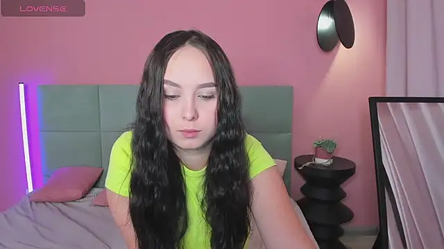 BeatriceReeves online show from November 2025 01:00:01 AM