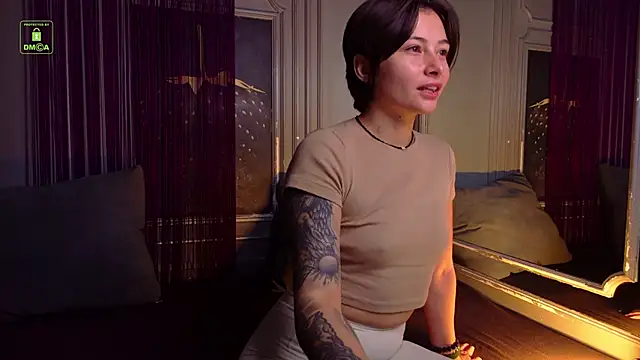 Ishtar Divine online show from October 2025 04:21:01 AM