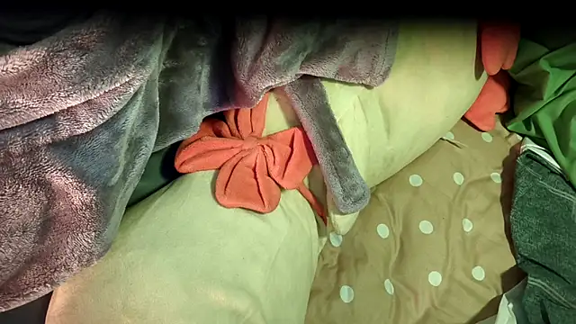 Weiwei5200 online show from November 2025 01:22:02 PM