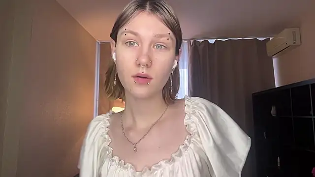 MoiraHavins online show from February 2026 06:32:01 AM