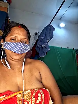Snapshot of Real_Desi_Couple chatting on June 2026 05:33:02 PM Real Desi Couple online show from June 2026 05:33:02 PM