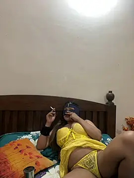 HoneyBearCpl online show from February 2025 04:50:01 PM