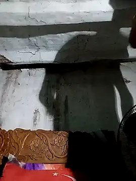 Snapshot of Roni1028 chatting on December 2024 05:08:02 PM Roni1028 online show from December 2024 05:08:02 PM