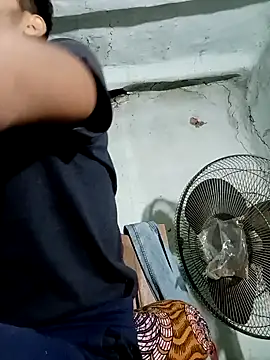 Snapshot of Roni1028 chatting on December 2024 06:13:01 PM Roni1028 online show from December 2024 06:13:01 PM