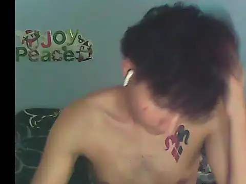 Snapshot of Charley_quin chatting on December 2024 01:58:02 AM Charley quin online show from December 2024 01:58:02 AM