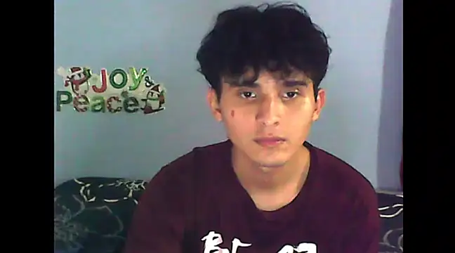 Snapshot of Charley_quin chatting on December 2024 12:33:01 AM Charley quin online show from December 2024 12:33:01 AM