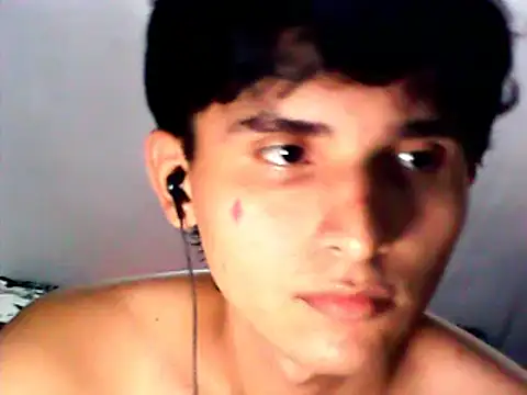 Snapshot of Charley_quin chatting on February 2025 11:31:01 PM Charley quin online show from February 2025 11:31:01 PM