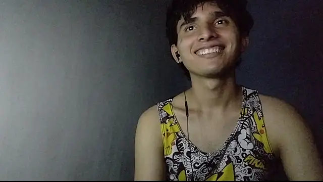 Snapshot of Charley_quin chatting on March 2025 11:26:01 PM Charley quin online show from March 2025 11:26:01 PM