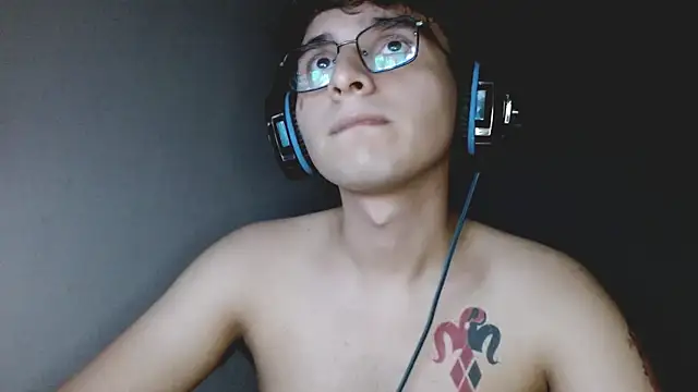 Snapshot of Charley_quin chatting on September 2025 04:38:02 AM Charley quin online show from September 2025 04:38:02 AM