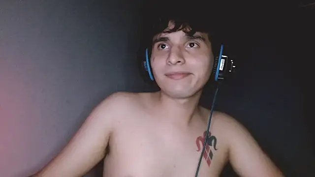 Snapshot of Charley_quin chatting on October 2025 03:29:02 AM Charley quin online show from October 2025 03:29:02 AM