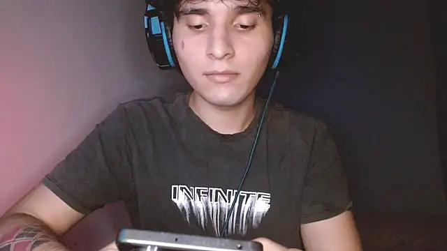 Snapshot of Charley_quin chatting on October 2025 03:39:02 AM Charley quin online show from October 2025 03:39:02 AM