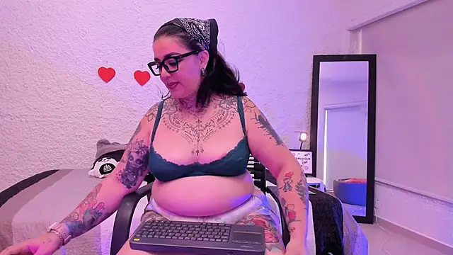 poisson ivy online show from September 2025 08:20:02 PM