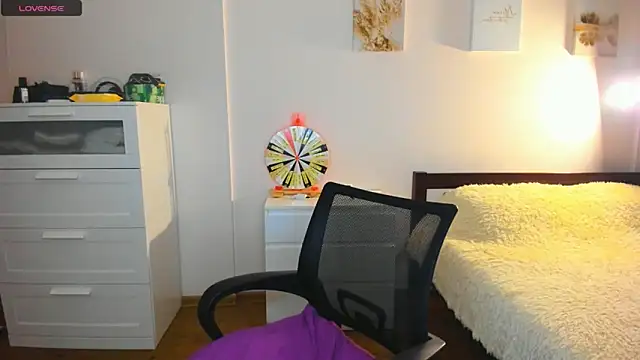 Ellista online show from March 2026 03:17:01 PM