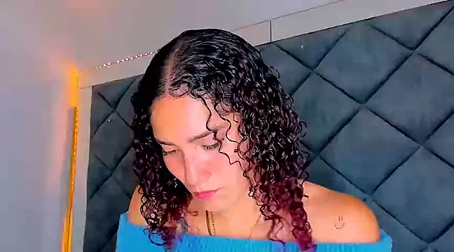 Nellyhills online show from February 2025 08:26:02 PM