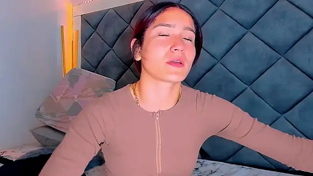 Nellyhills online show from February 2025 09:58:01 PM