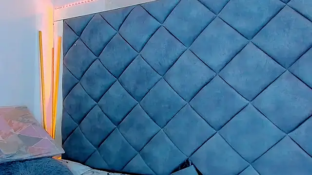 Nellyhills online show from February 2025 01:00:02 PM