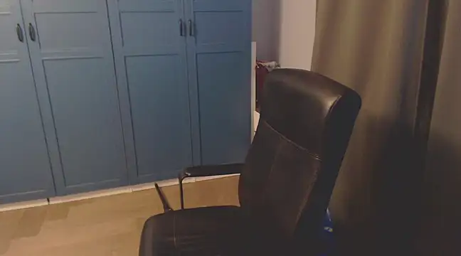 Snapshot of CuteMan33 chatting on December 2024 11:26:01 AM CuteMan33 online show from December 2024 11:26:01 AM