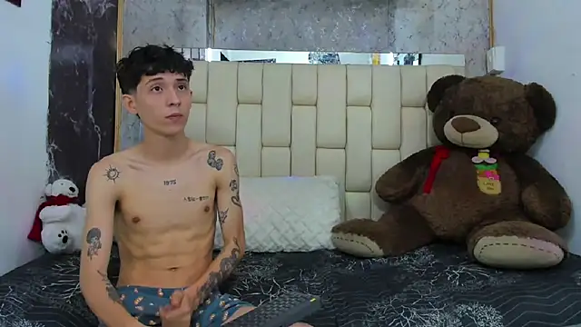 Bi Latin Boys1 online show from December 2024 11:33:02 AM