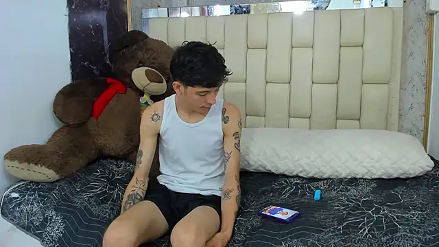 Bi Latin Boys1 online show from December 2024 01:38:02 PM