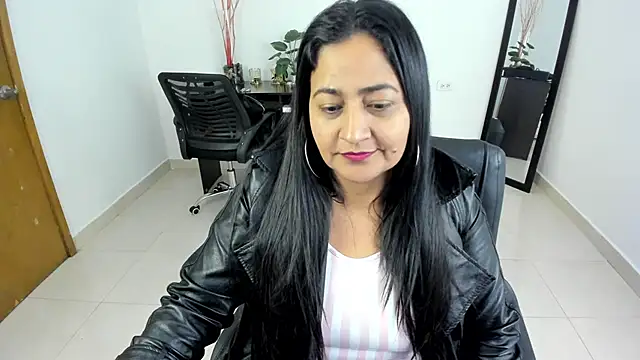 Adele Sweett online show from March 2025 01:08:01 PM