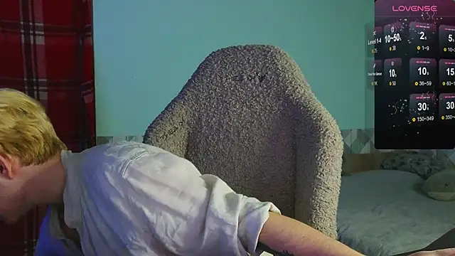 Snapshot of esajukyy chatting on December 2024 02:05:01 PM esajukyy online show from December 2024 02:05:01 PM