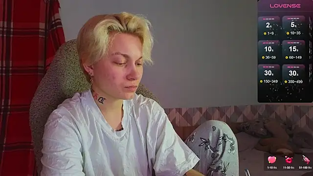 Snapshot of esajukyy chatting on January 2025 11:00:02 AM esajukyy online show from January 2025 11:00:02 AM