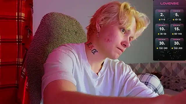 Snapshot of esajukyy chatting on March 2025 03:27:01 PM esajukyy online show from March 2025 03:27:01 PM