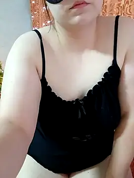 Snapshot of Miranda_Nancy chatting on January 2025 06:38:01 PM Miranda Nancy online show from January 2025 06:38:01 PM