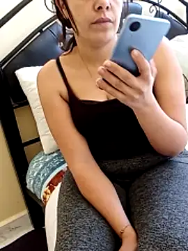 ShadiaStar online show from February 2026 12:10:02 PM