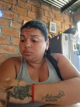 chubby sexy big tits online show from March 2025 02:18:01 PM