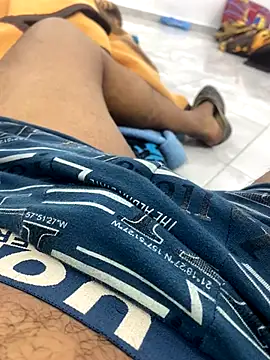 Lahcene online show from November 2025 05:46:02 PM