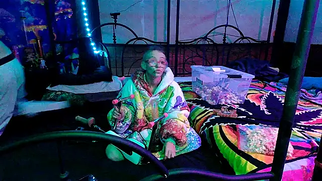 Stonermama666420 online show from October 2025 03:37:01 AM