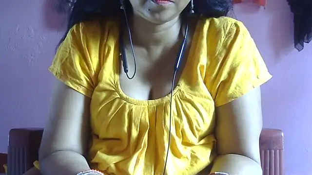 Snapshot of Suhana-sapna chatting on June 2026 04:17:02 AM Suhana-sapna online show from June 2026 04:17:02 AM