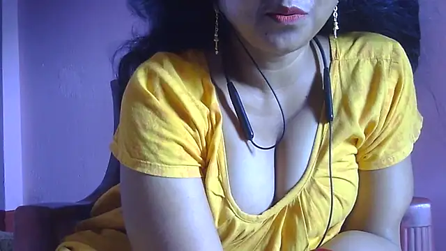 Snapshot of Suhana-sapna chatting on July 2026 06:09:01 AM Suhana-sapna online show from July 2026 06:09:01 AM