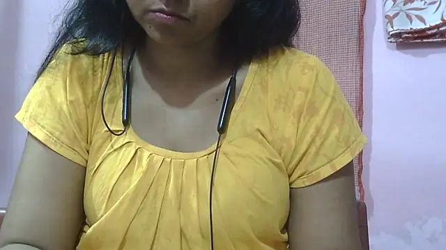 Snapshot of Suhana-sapna chatting on July 2026 05:11:02 PM Suhana-sapna online show from July 2026 05:11:02 PM