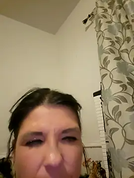 Snapshot of Neveah6 chatting on December 2024 07:03:02 AM Neveah6 online show from December 2024 07:03:02 AM
