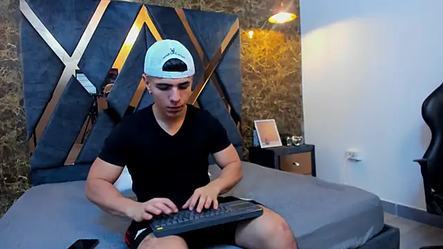 Flynn Riider online show from January 2025 06:16:01 PM