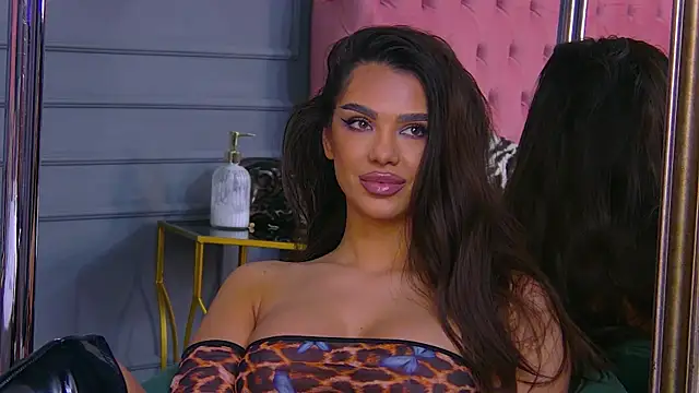 Nicole Diva online show from January 2025 01:45:02 PM