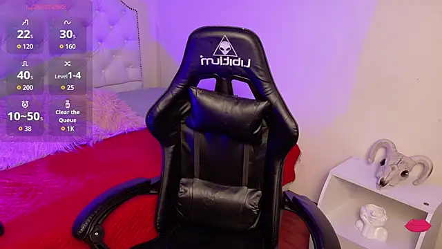 Snapshot of Aurora_Hotson chatting on November 2025 11:15:01 PM Aurora Hotson online show from November 2025 11:15:01 PM