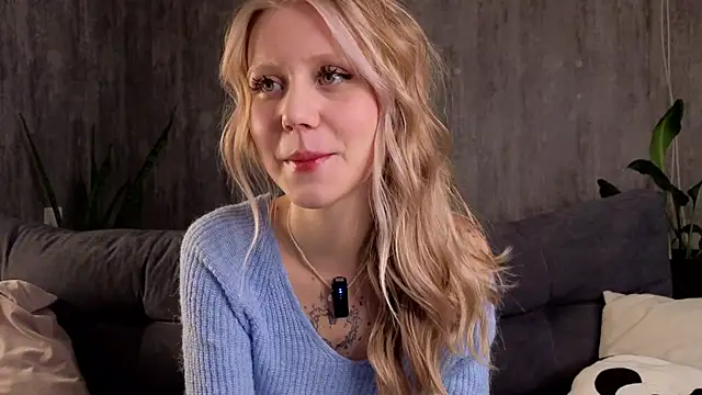 WiloneEsse online show from February 2025 01:10:01 AM